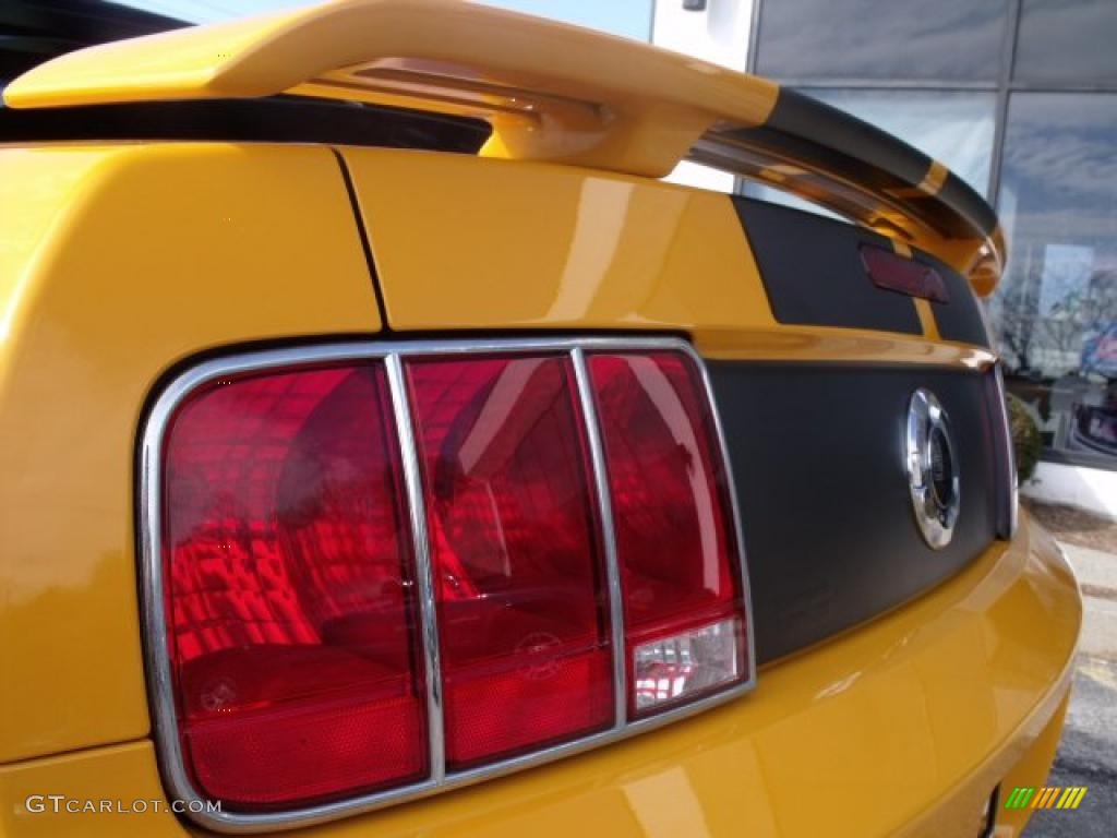2007 Mustang GT Premium Coupe - Grabber Orange / Dark Charcoal photo #36