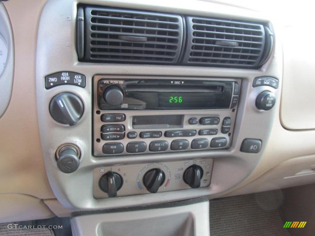 2002 Ford Explorer Sport Trac 4x4 Controls Photo #45623240