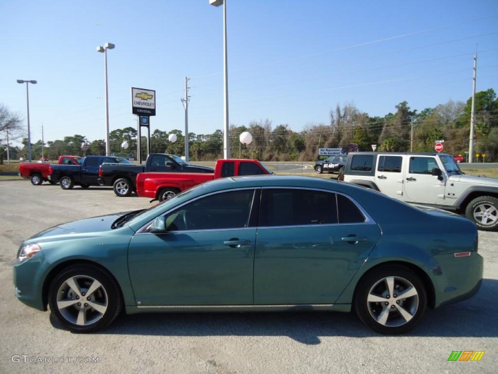 2009 Malibu LT Sedan - Silver Moss Metallic / Cocoa/Cashmere photo #2