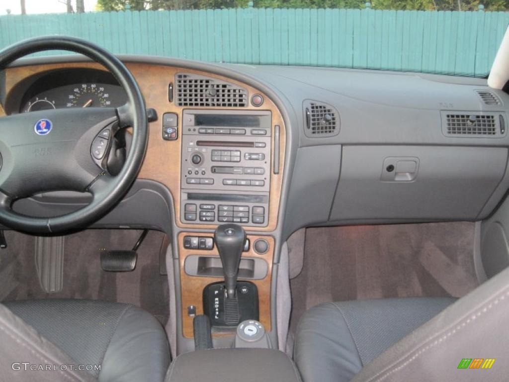2002 Saab 9-5 Arc Sedan Charcoal Grey Dashboard Photo #45627181