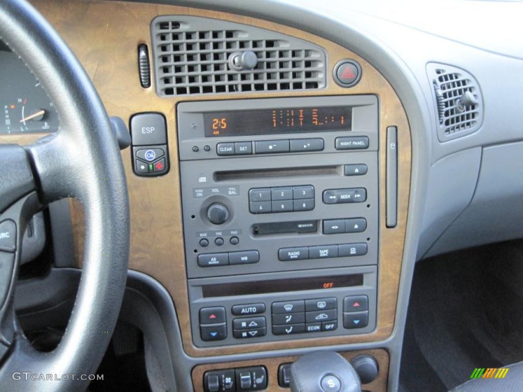 2002 Saab 9-5 Arc Sedan Controls Photo #45627197