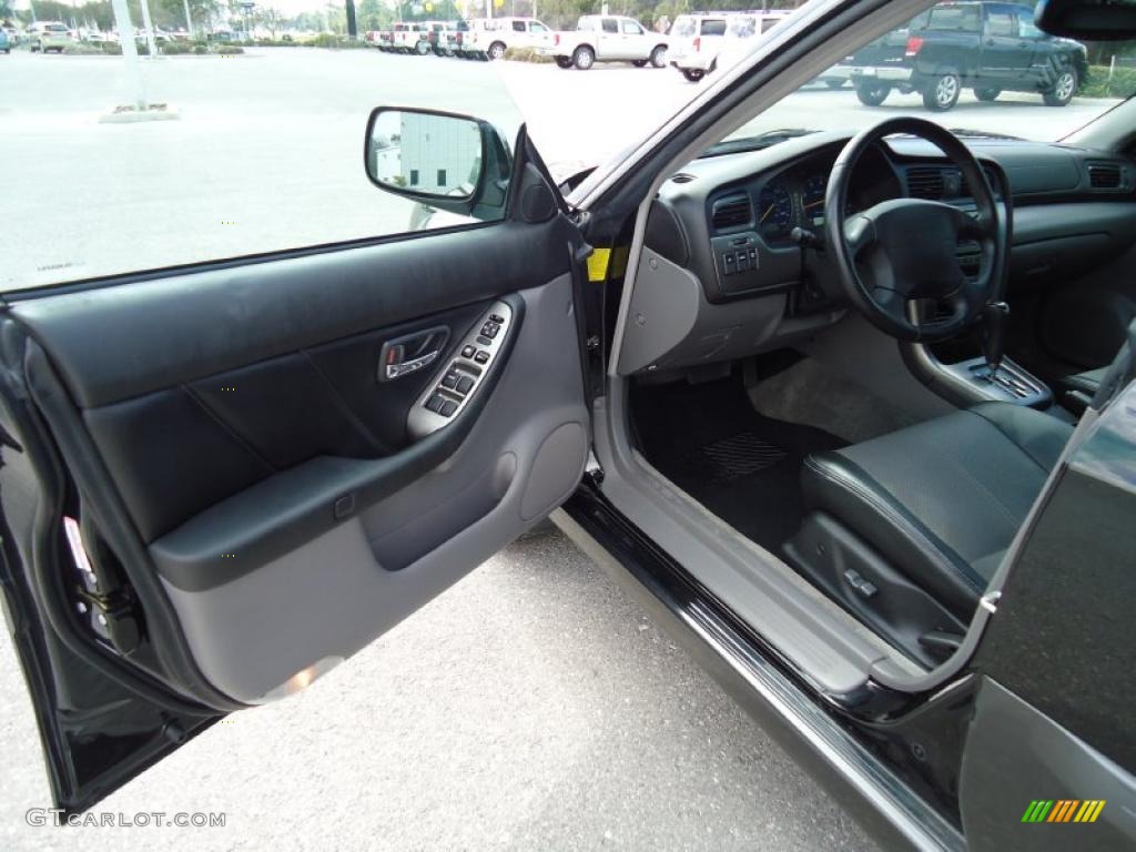 Medium Gray Interior 2005 Subaru Baja Turbo Photo #45629379