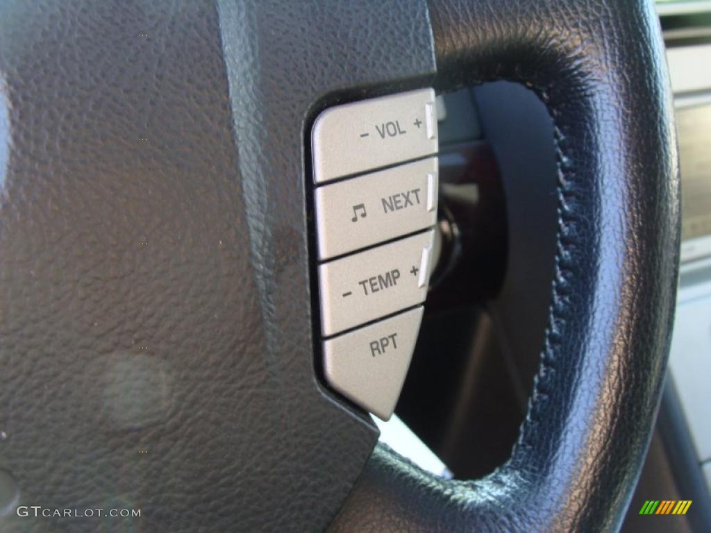 2006 Navigator Luxury 4x4 - Cashmere Tri-Coat / Charcoal Black photo #27