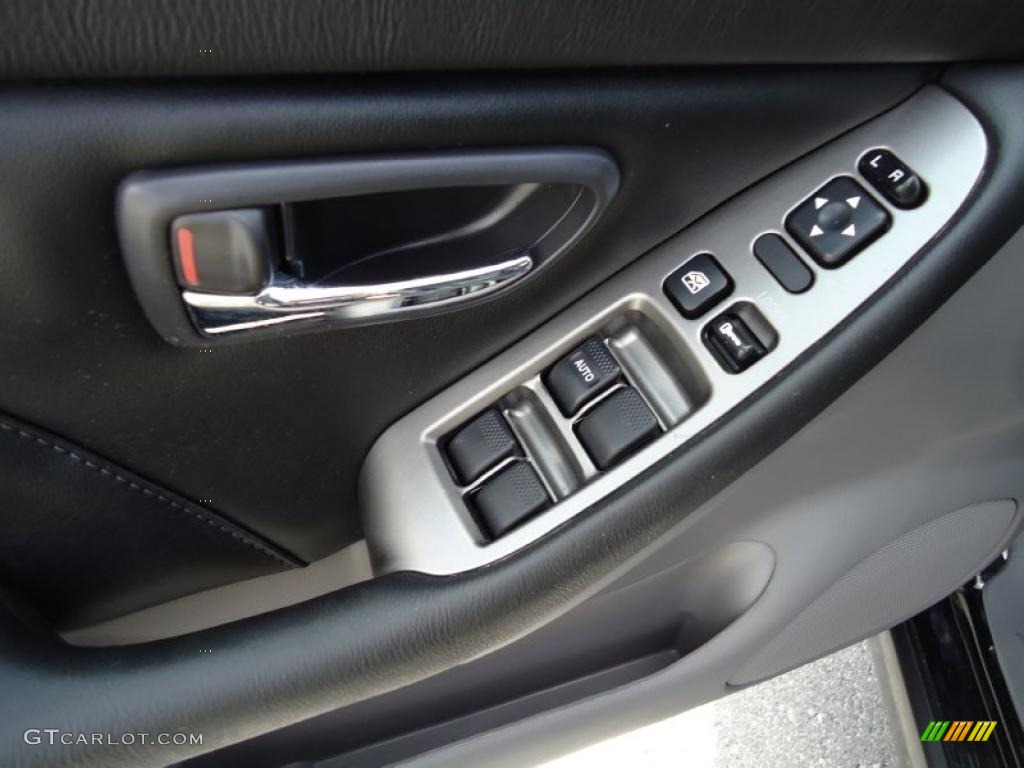 2005 Subaru Baja Turbo Controls Photo #45629628
