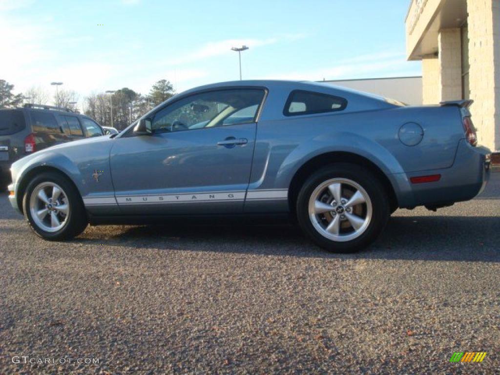 2007 Mustang V6 Premium Coupe - Windveil Blue Metallic / Light Graphite photo #3