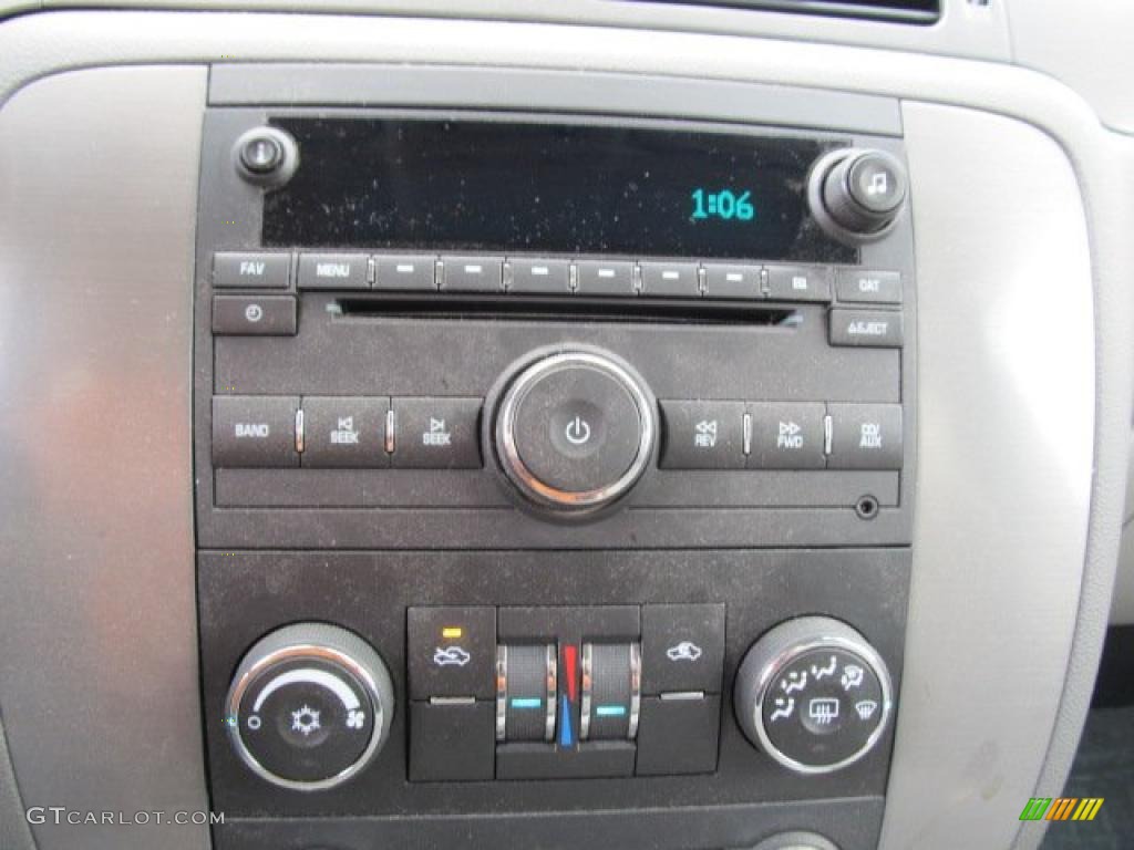 2009 Chevrolet Avalanche LS 4x4 Controls Photo #45637586