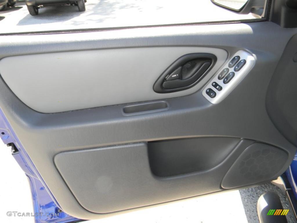 2006 Escape XLT V6 - Sonic Blue Metallic / Medium/Dark Flint photo #15