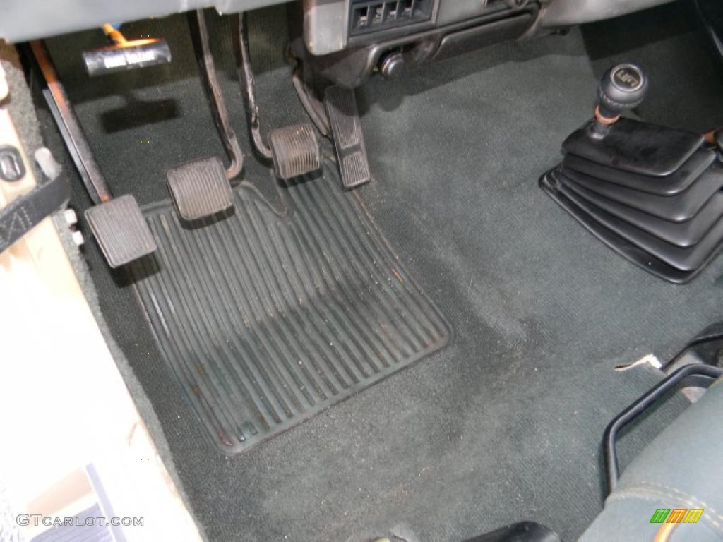 1992 Jeep Wrangler Sahara 4x4 Controls Photo #45640102