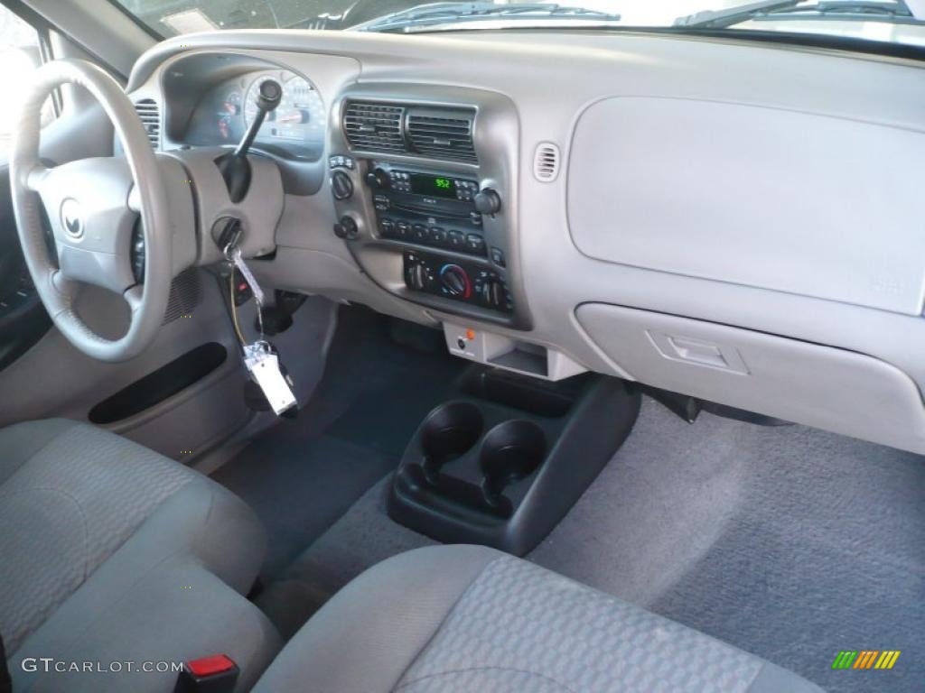 2001 Mazda B-Series Truck B4000 SE Cab Plus 4x4 Medium Graphite Dashboard Photo #45642205