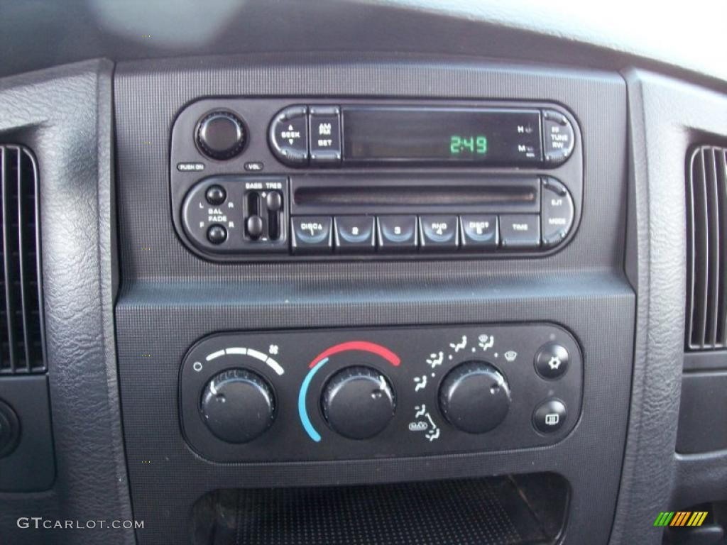 2002 Dodge Ram 1500 SLT Quad Cab 4x4 Controls Photo #45643037