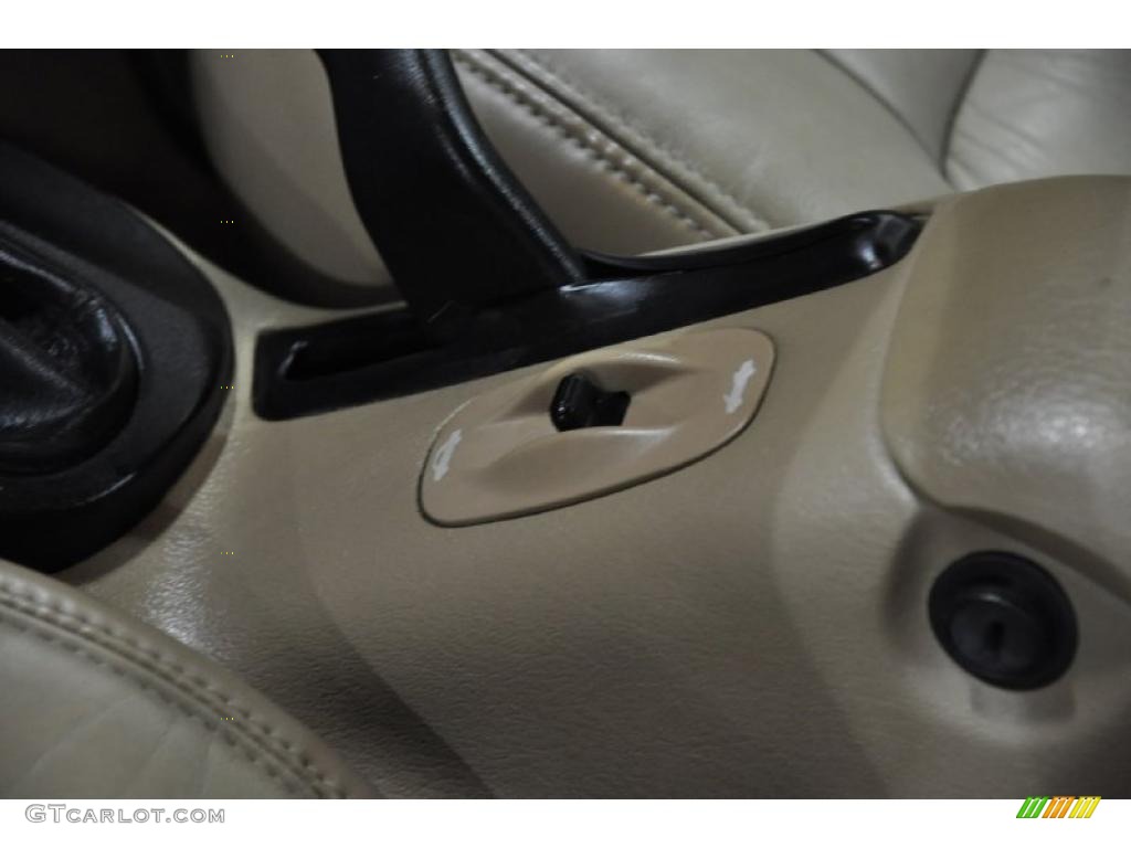 2000 Sebring JXi Convertible - Bright White / Camel photo #16