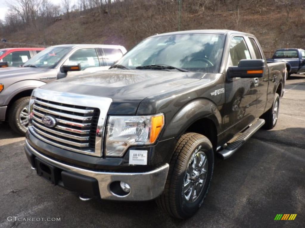 2011 F150 XLT SuperCab 4x4 - Tuxedo Black Metallic / Pale Adobe photo #5