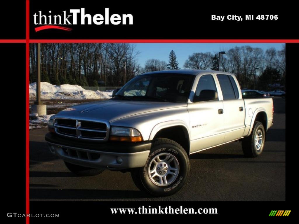 2002 Dakota Sport Quad Cab 4x4 - Bright Silver Metallic / Dark Slate Gray photo #1