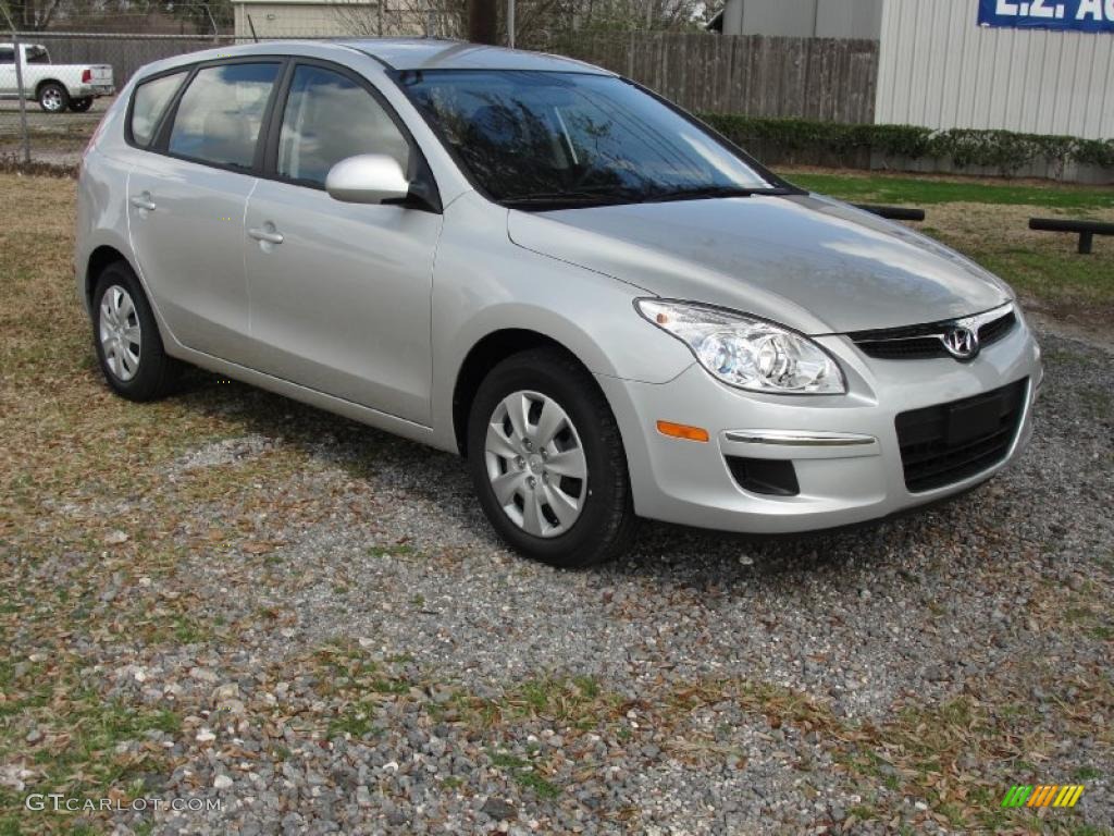 Shimmering Silver Metallic Hyundai Elantra