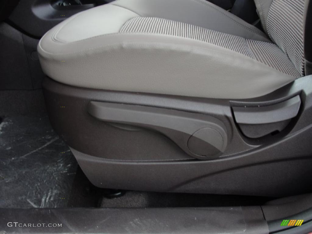 2011 Hyundai Tucson GLS Controls Photo #45650573