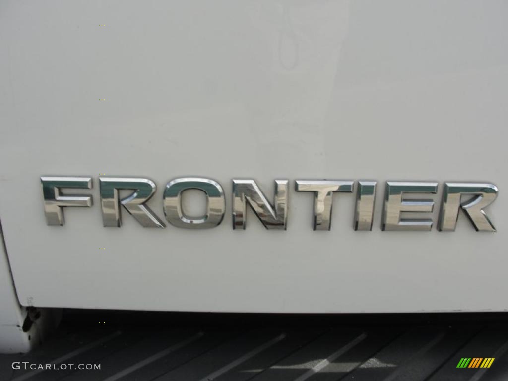 2005 Nissan Frontier SE Crew Cab Marks and Logos Photo #45651434