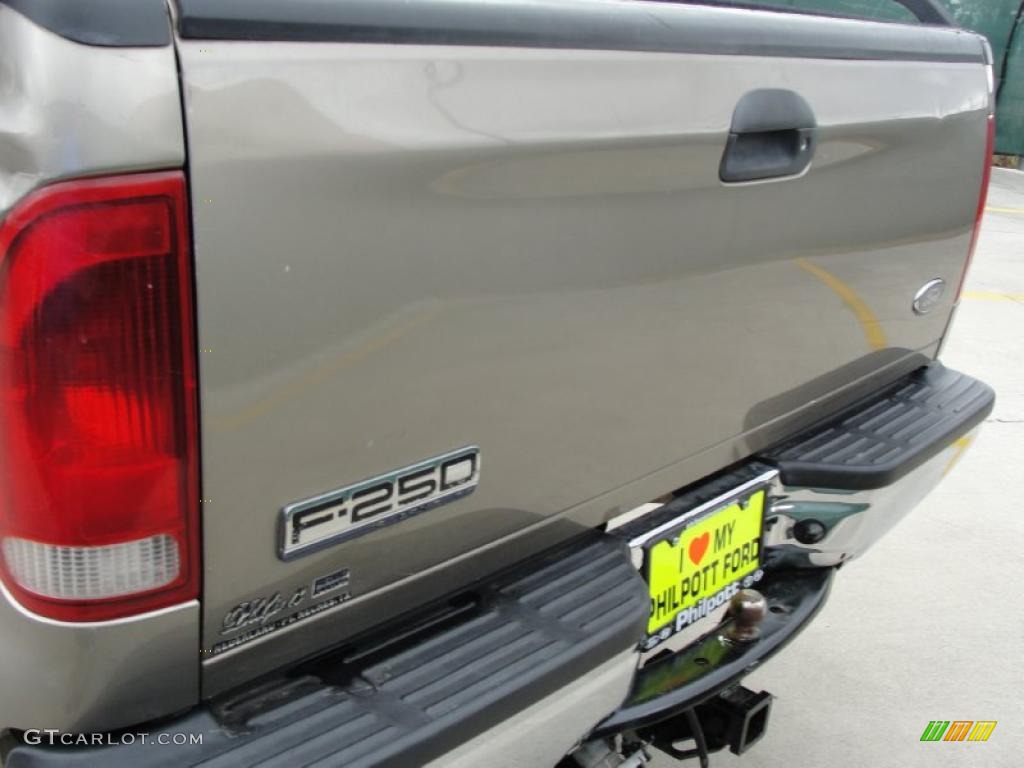 2005 F250 Super Duty FX4 Crew Cab 4x4 - Arizona Beige Metallic / Tan photo #20