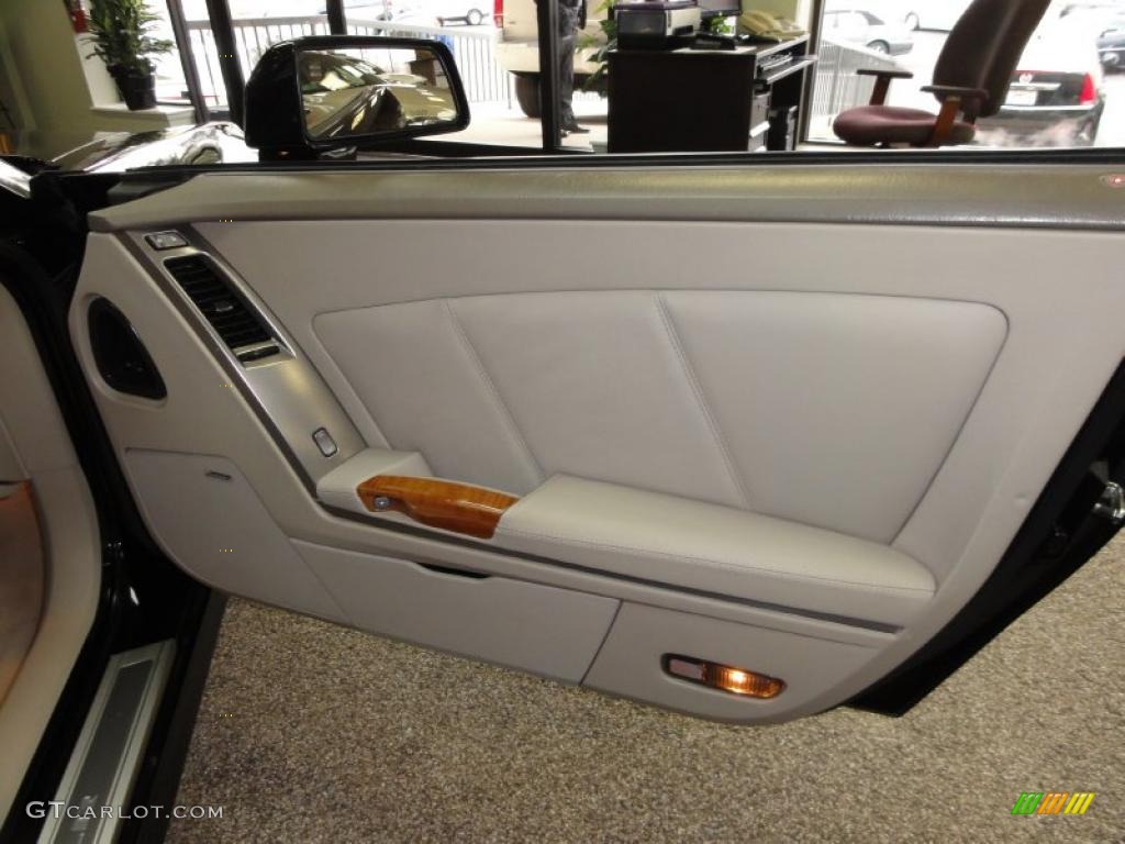 2005 Cadillac XLR Roadster Shale Door Panel Photo #45657365