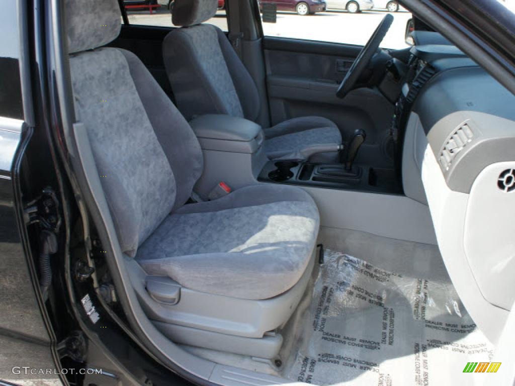 Gray Interior 2004 Kia Sorento LX Photo #45659133