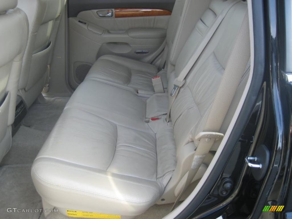 2005 GX 470 - Black Onyx / Dark Gray photo #36