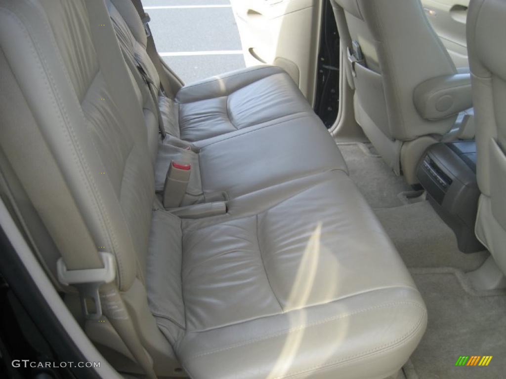 2005 GX 470 - Black Onyx / Dark Gray photo #38