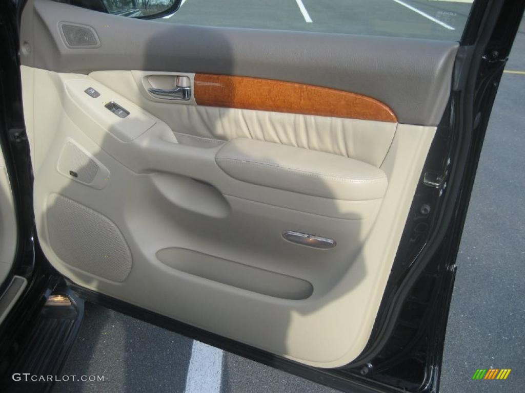 2005 GX 470 - Black Onyx / Dark Gray photo #42