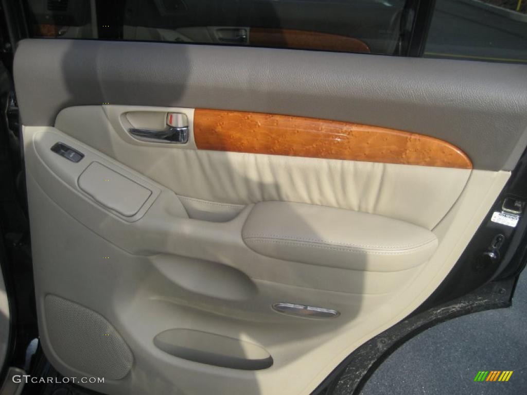 2005 GX 470 - Black Onyx / Dark Gray photo #43