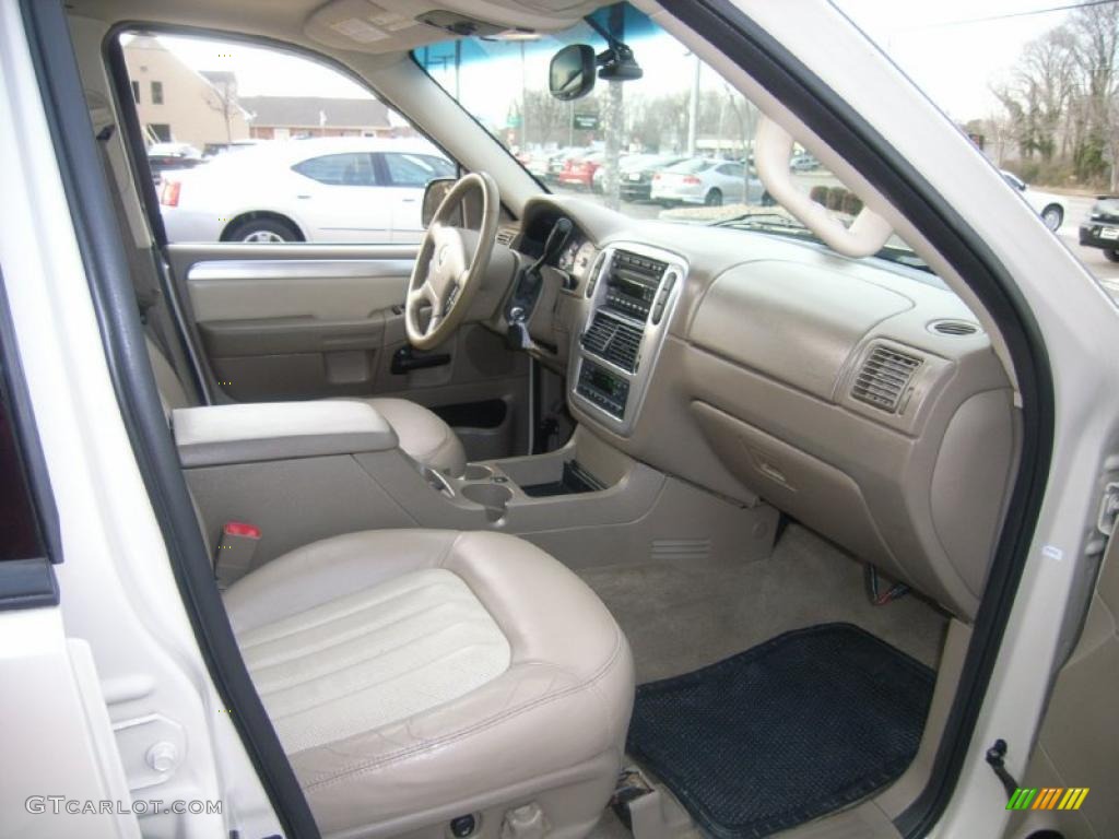 Medium Dark Parchment Interior 2005 Mercury Mountaineer V8 AWD Photo #45663666