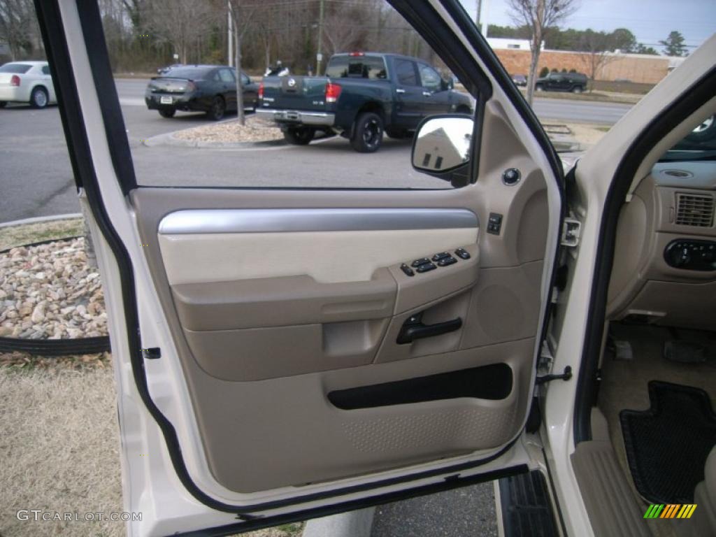 2005 Mercury Mountaineer V8 AWD Medium Dark Parchment Door Panel Photo #45663678