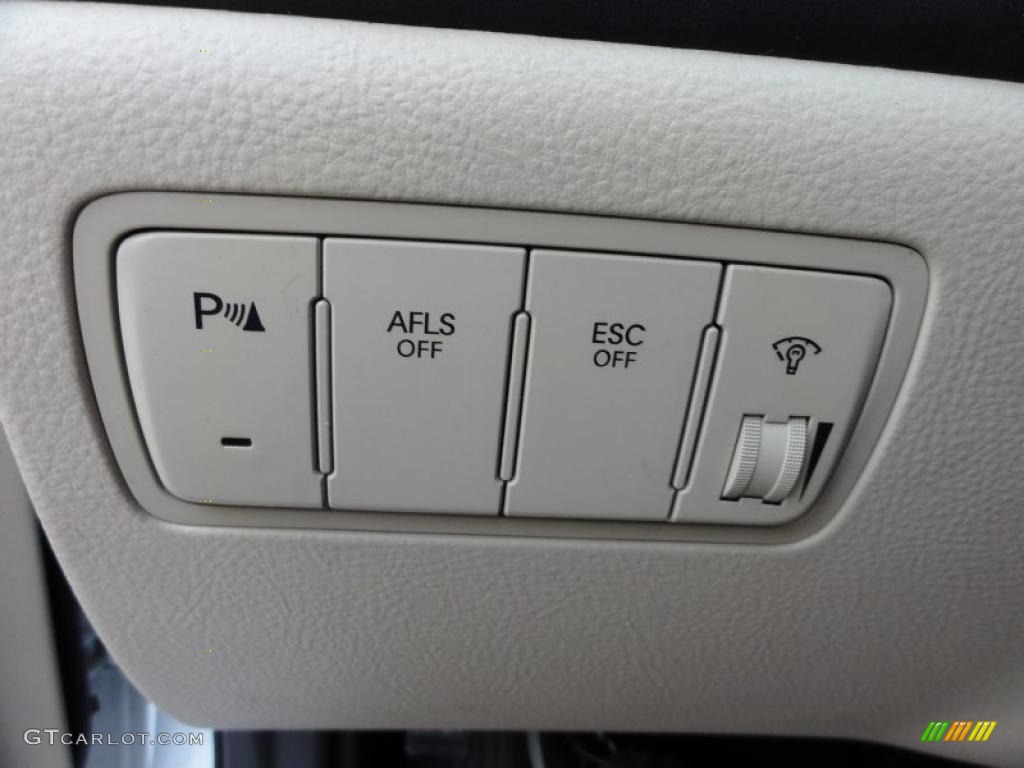 2009 Hyundai Genesis 4.6 Sedan Controls Photo #45664180