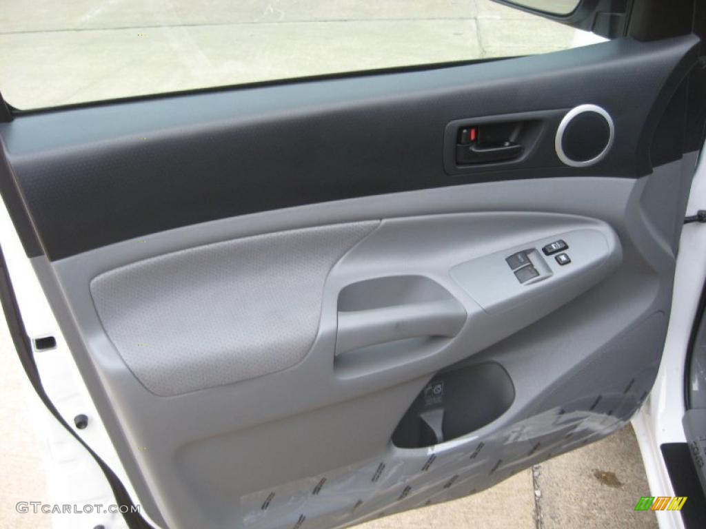2011 Tacoma Access Cab - Super White / Graphite Gray photo #12