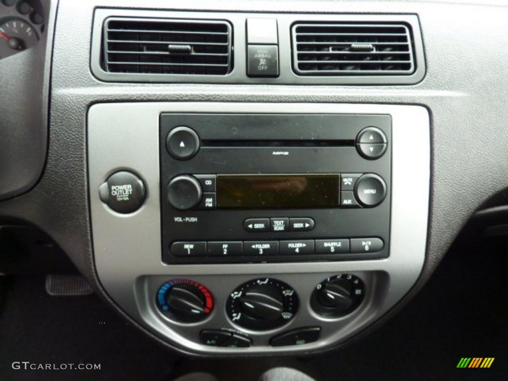 2007 Focus ZX5 SES Hatchback - Dark Toreador Red Metallic / Charcoal/Light Flint photo #23