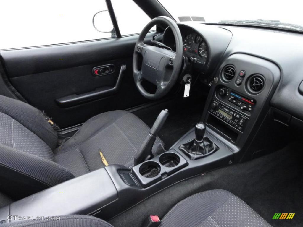 Black Interior 1996 Mazda MX-5 Miata Roadster Photo #45668023