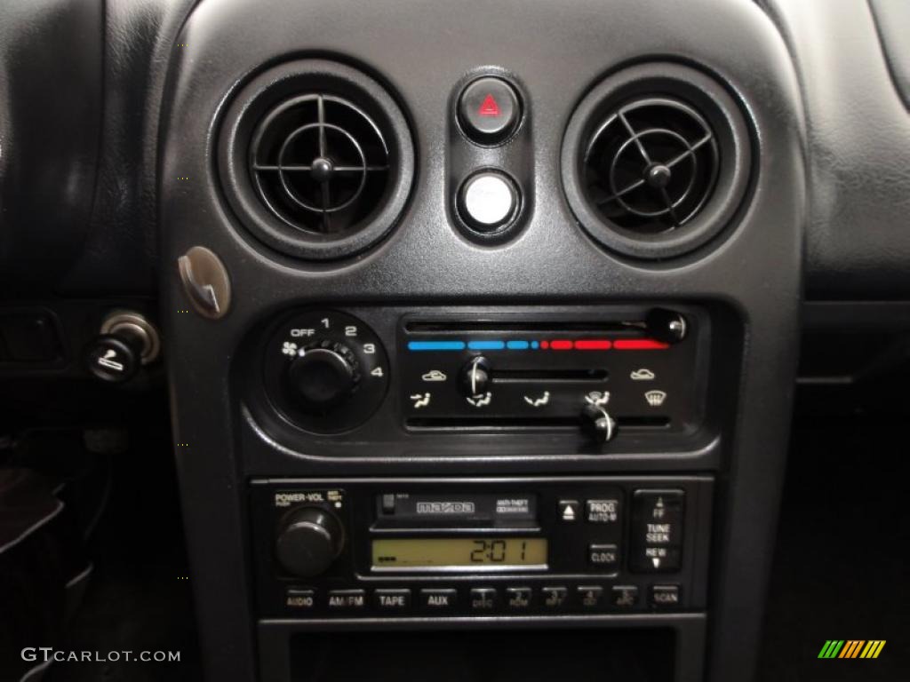 1996 Mazda MX-5 Miata Roadster Controls Photo #45668320