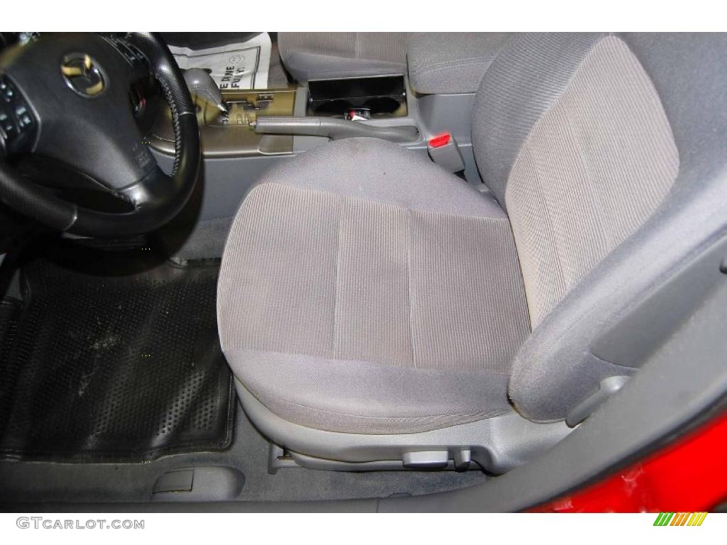 Gray Interior 2005 Mazda MAZDA6 i Sport Hatchback Photo #45671042