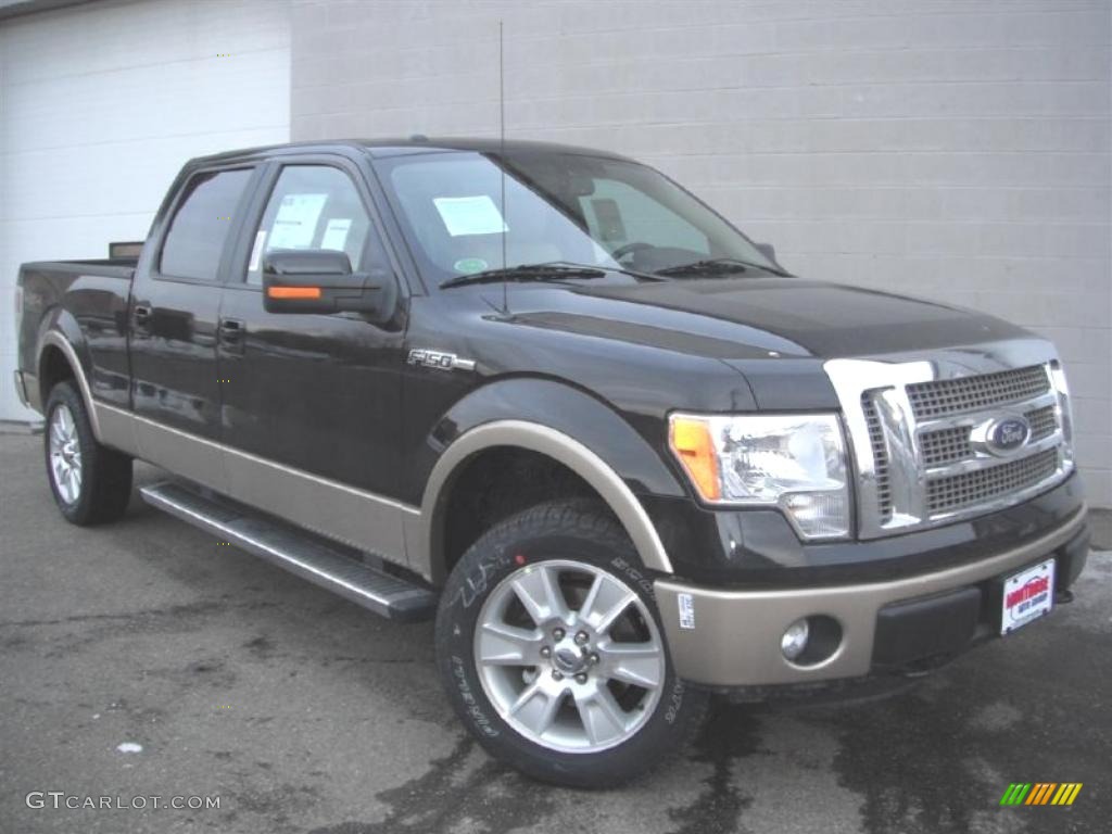 2011 F150 Lariat SuperCrew 4x4 - Tuxedo Black Metallic / Pale Adobe photo #2