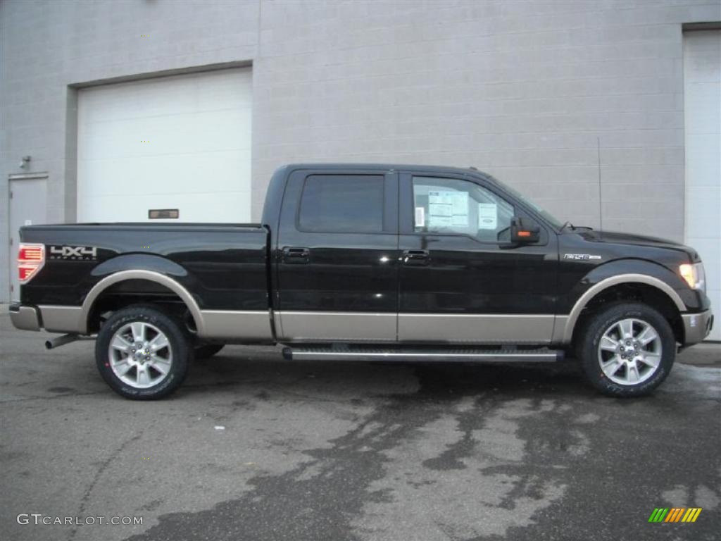 2011 F150 Lariat SuperCrew 4x4 - Tuxedo Black Metallic / Pale Adobe photo #4