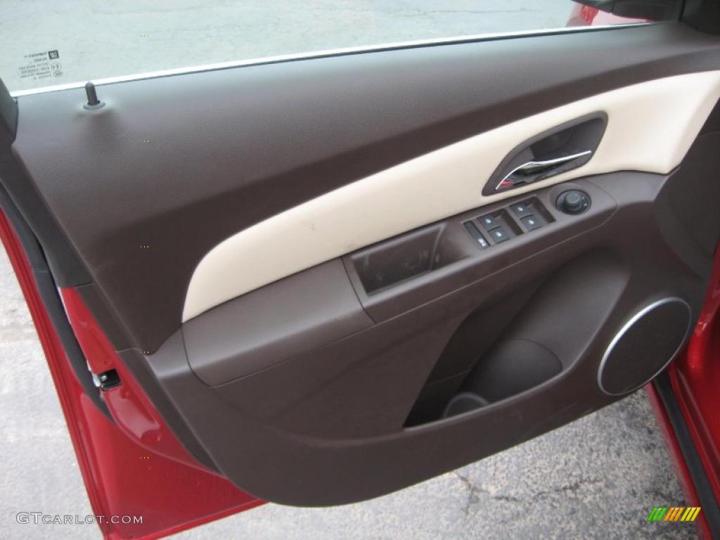 2011 Chevrolet Cruze LT Cocoa/Light Neutral Leather Door Panel Photo #45672518