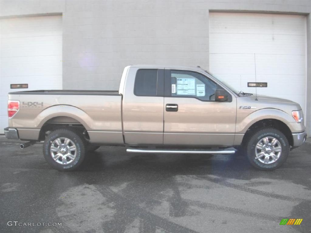 2011 F150 XLT SuperCab 4x4 - Pale Adobe Metallic / Pale Adobe photo #4