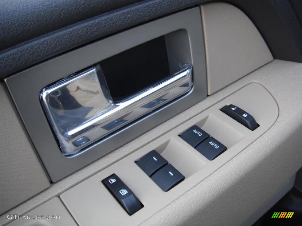 2011 F150 XLT SuperCab 4x4 - Pale Adobe Metallic / Pale Adobe photo #17