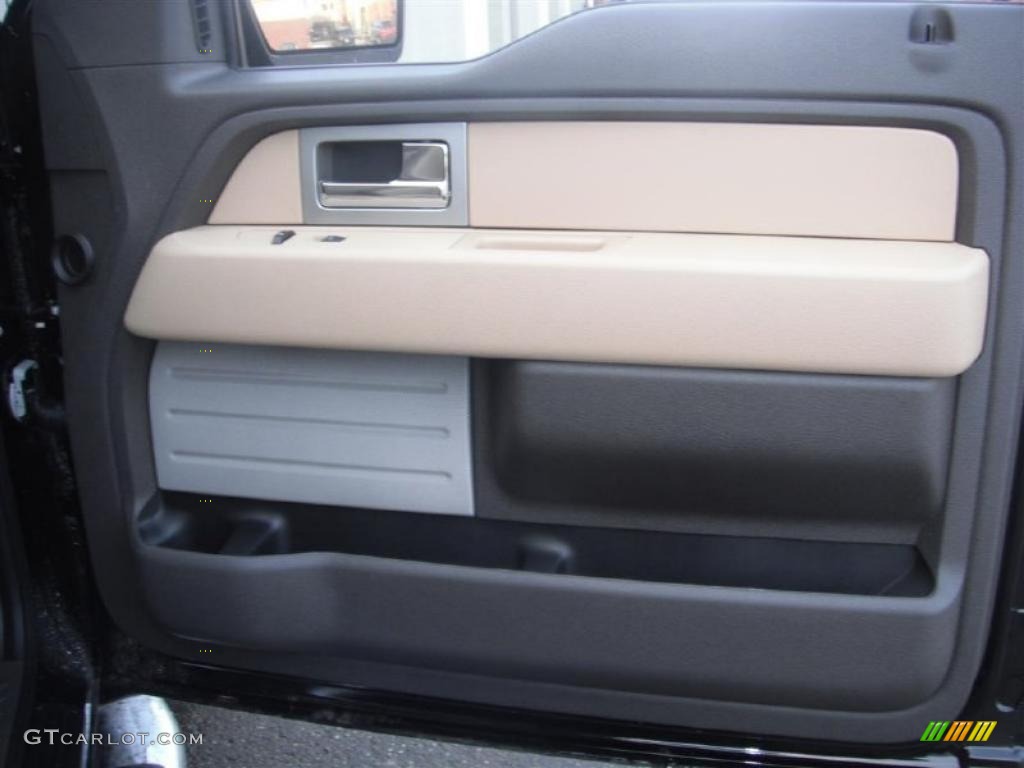 2011 F150 XLT SuperCab 4x4 - Tuxedo Black Metallic / Pale Adobe photo #20
