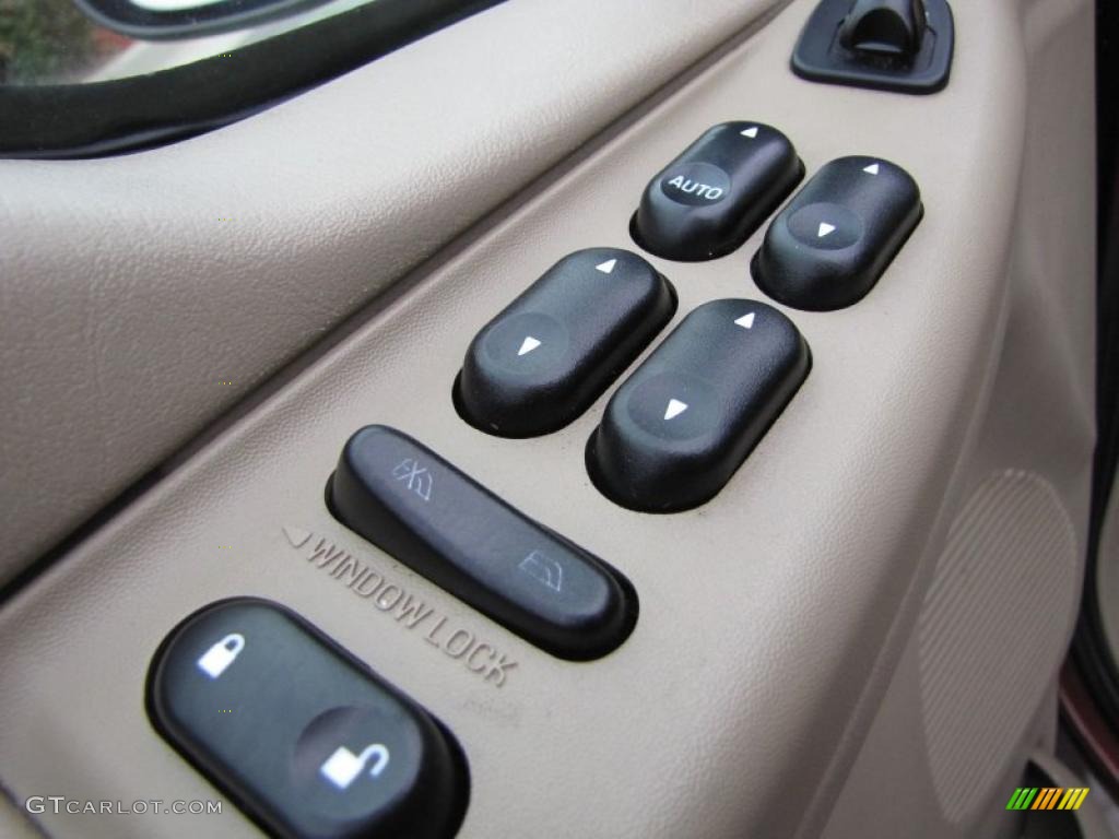 2005 Ford F250 Super Duty King Ranch Crew Cab Controls Photo #45675068