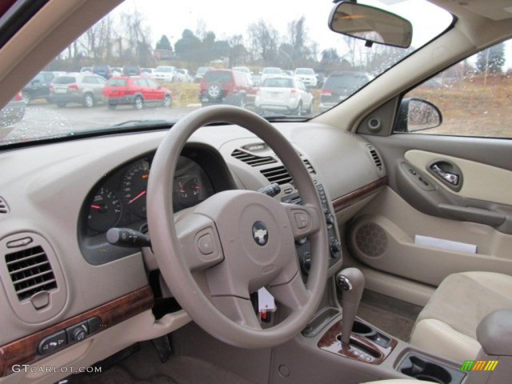 Neutral Interior 2004 Chevrolet Malibu LS V6 Sedan Photo #45675156