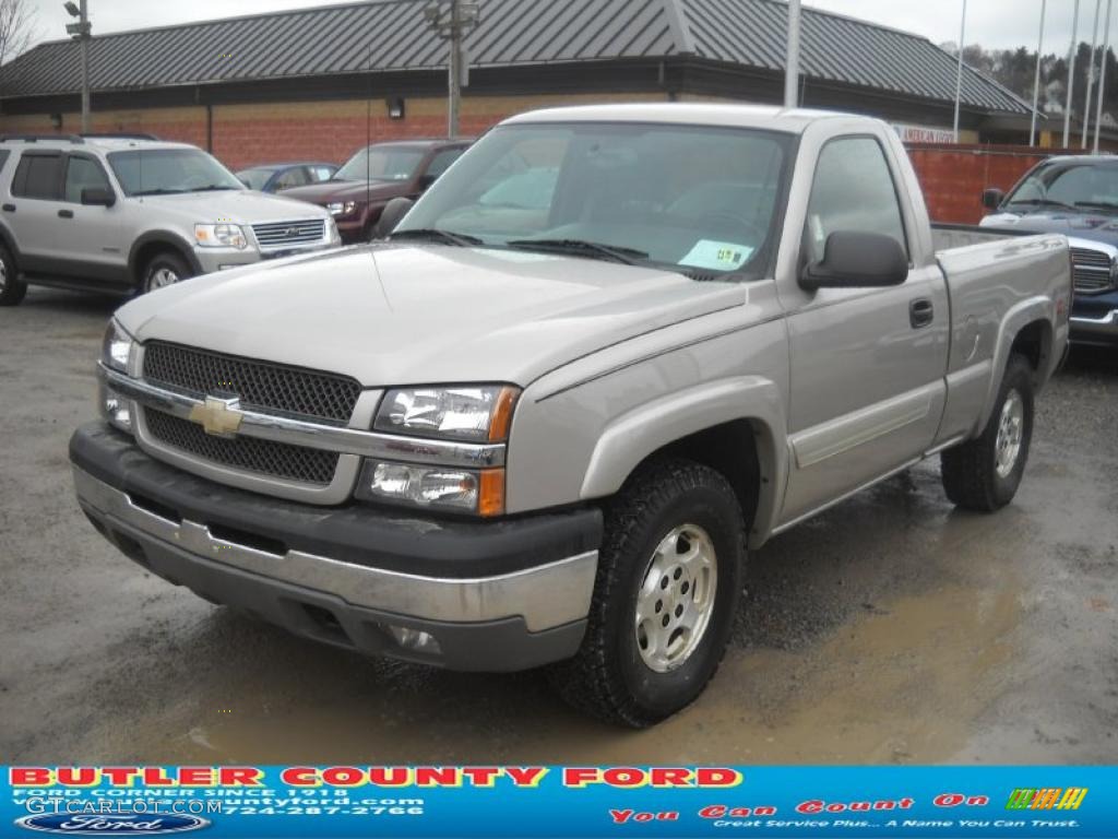 2004 Silverado 1500 LS Regular Cab 4x4 - Silver Birch Metallic / Dark Charcoal photo #17