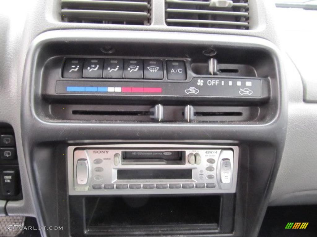 1998 Suzuki Sidekick Sport JLX 4 Door 4x4 Controls Photo #45677068