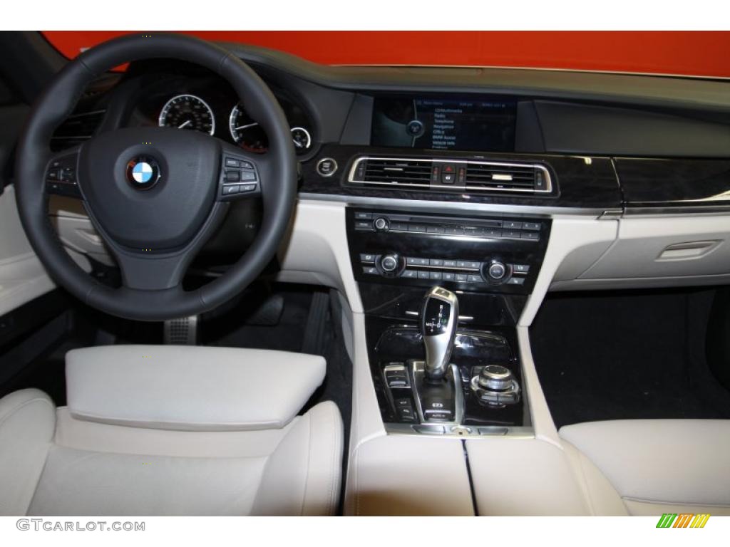 2011 BMW 7 Series 740i Sedan Oyster/Black Dashboard Photo #45678818