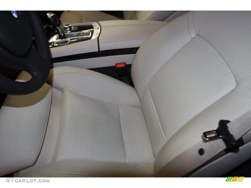 Oyster/Black Interior 2011 BMW 7 Series 740i Sedan Photo #45678834