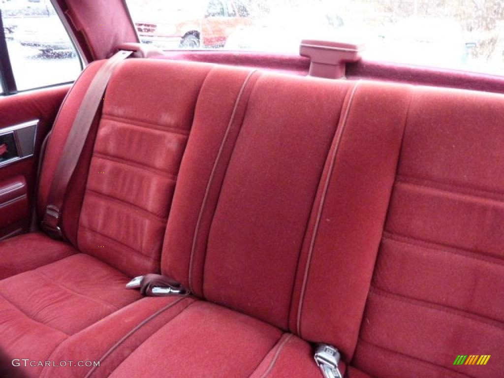 Red Interior 1990 Oldsmobile Eighty-Eight Royale Photo #45681054