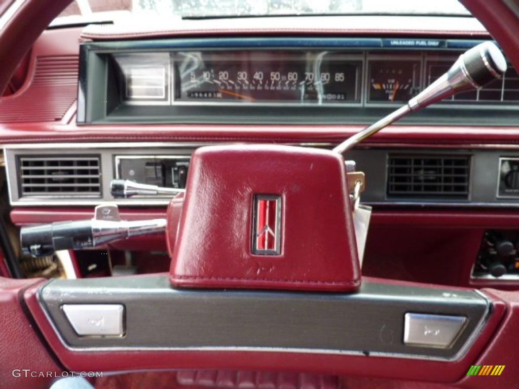 1990 Oldsmobile Eighty-Eight Royale Red Steering Wheel Photo #45681126