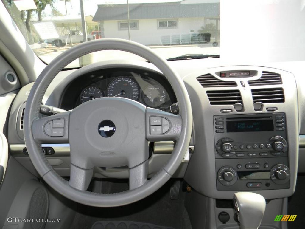 2004 Chevrolet Malibu Maxx LT Wagon Gray Dashboard Photo #45687158